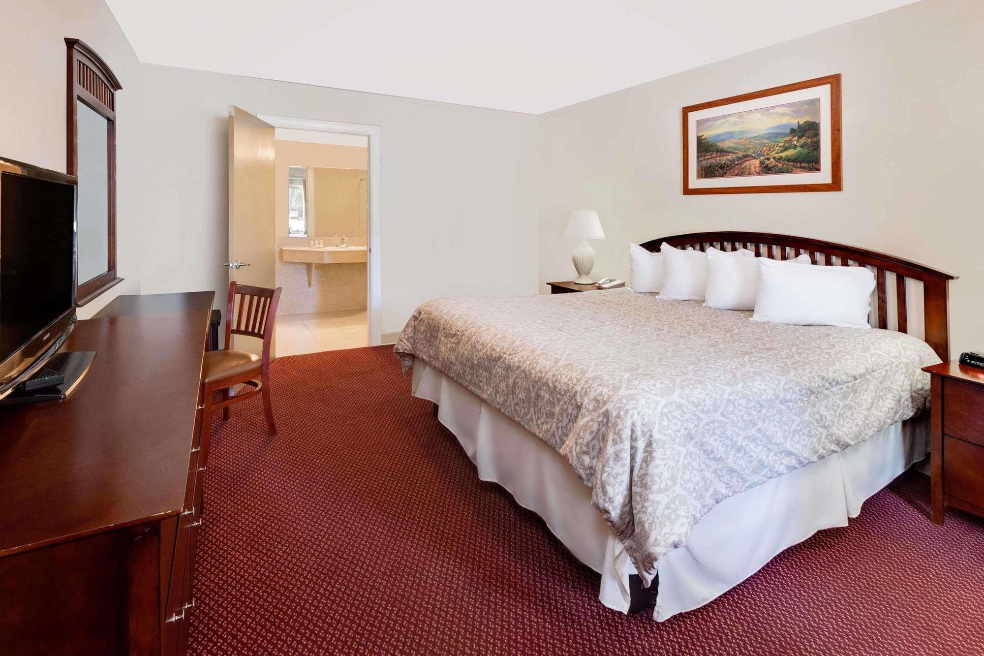 Super 8 By Wyndham Traverse City Exterior photo