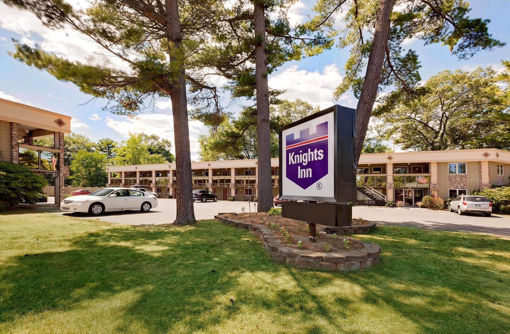 Super 8 By Wyndham Traverse City Exterior photo